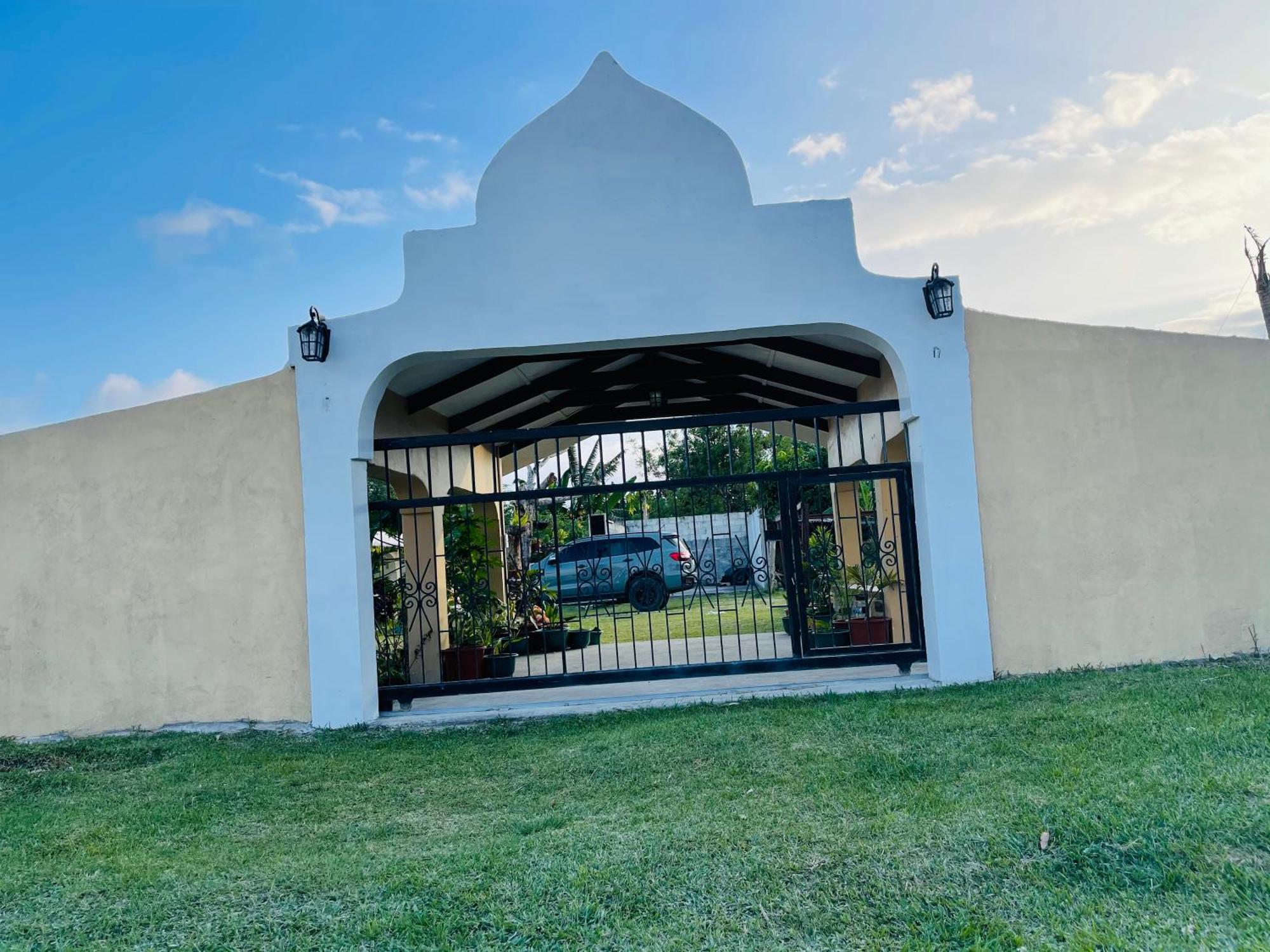 Janessa'S Dwellery Bed and Breakfast Πορτ Βίλα Εξωτερικό φωτογραφία